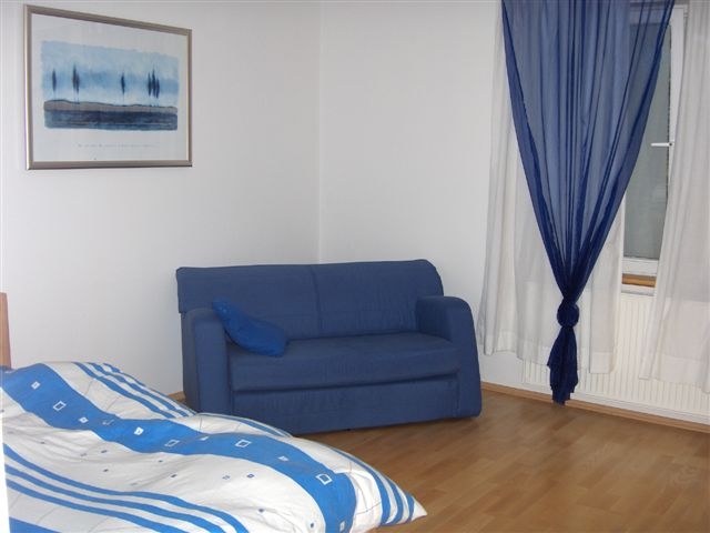 blaues Zimmer Schlafcouch